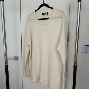 Theory Beige Cream 100% Cashmere Crew Neck Sweater Quiet Luxury Size L